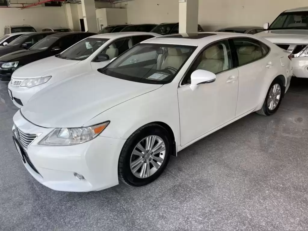 Used Lexus ES For Sale in Doha #12151 - 1  image 